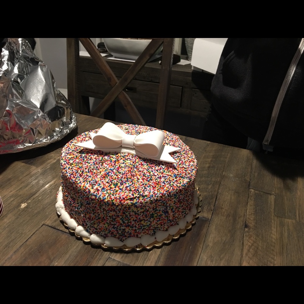 Meet your Posher, Laurie